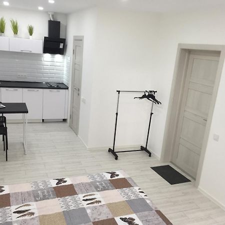 חרסון Small Underground Apartment At The Center מראה חיצוני תמונה