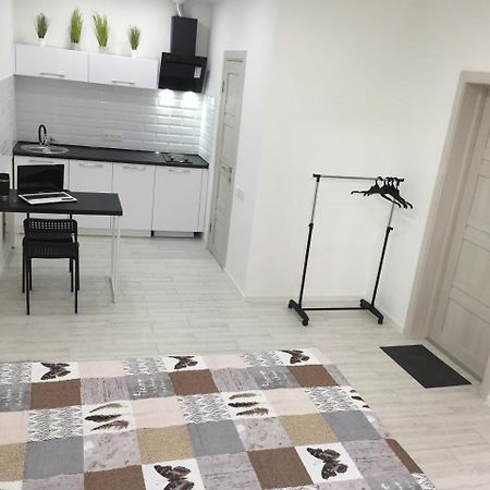 חרסון Small Underground Apartment At The Center מראה חיצוני תמונה