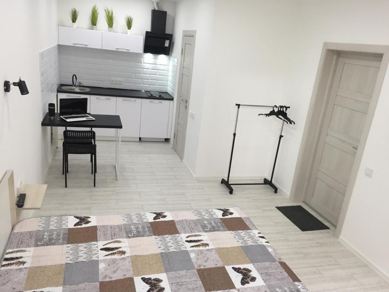 חרסון Small Underground Apartment At The Center מראה חיצוני תמונה